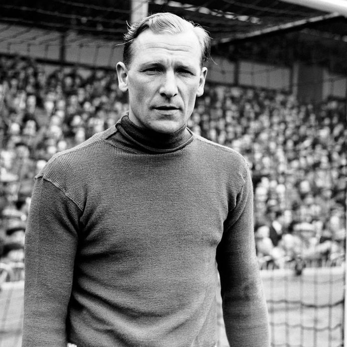 Bert Trautmann: Cựu lính Đức trở thành người hùng bóng đá Anh trước Manchester City, chung kết FA Cup 1956, phim The Keeper