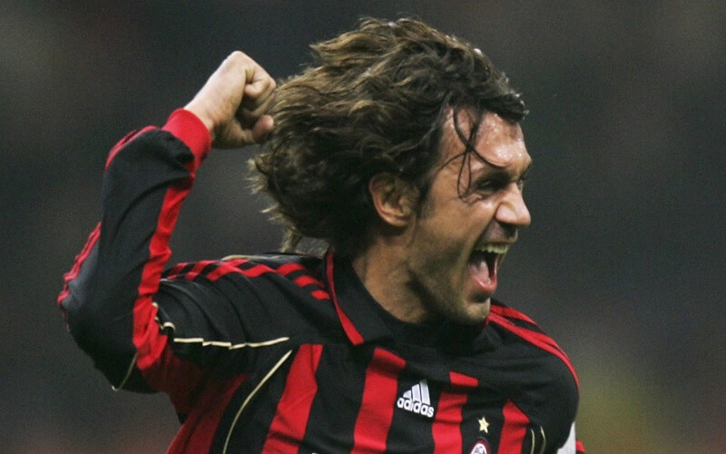 Paolo Maldini là cái tên gắn liền với lịch sử lẫy lừng của AC Milan