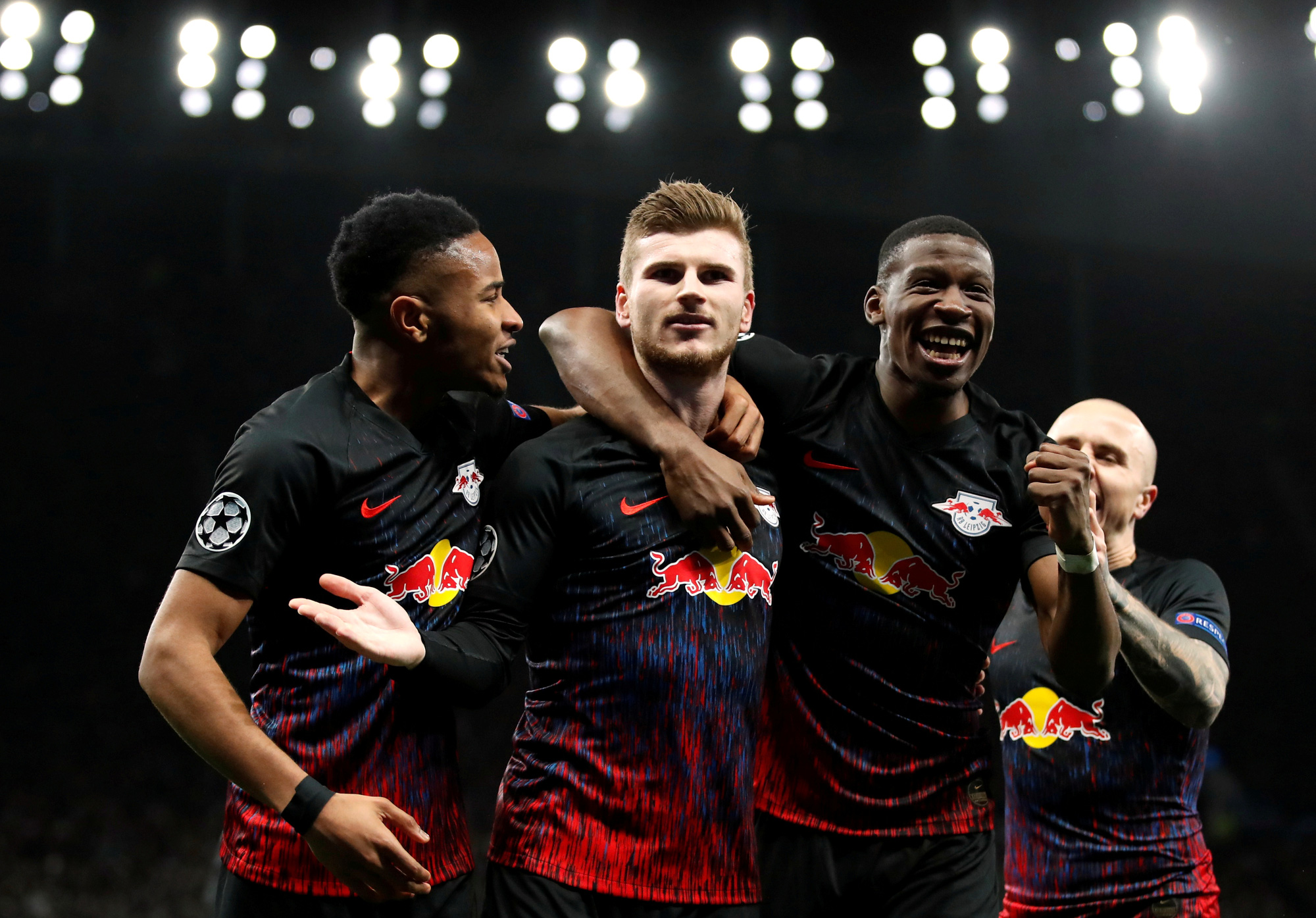 RB Leipzig: Bị Bundesliga ghét bỏ, người hùng ở Champions League